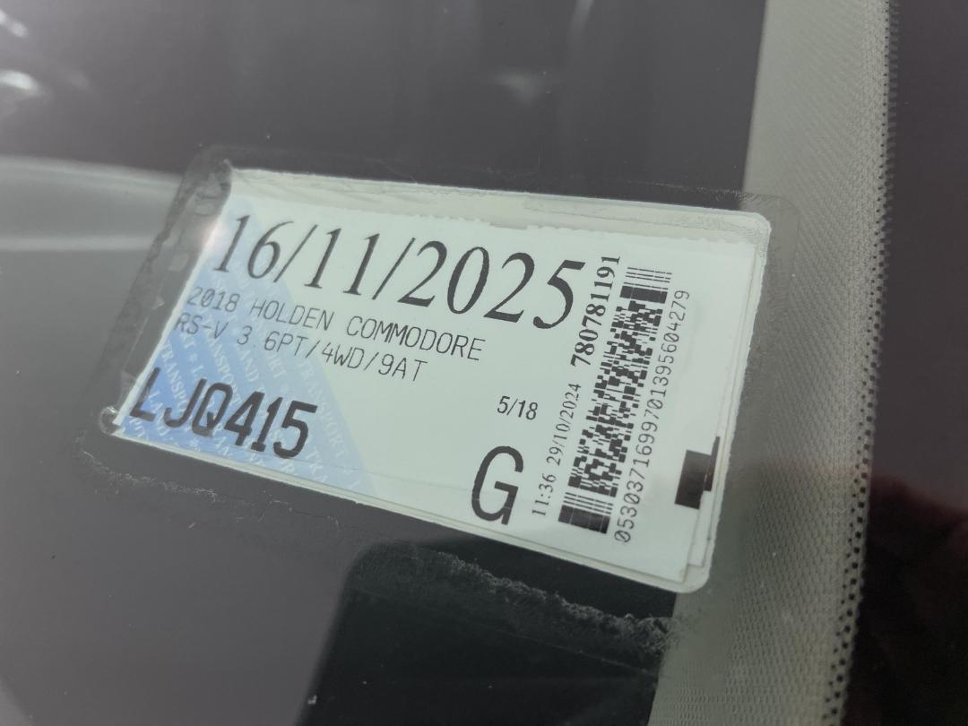 Photo '22' of Holden Commodore RS-V Photo '22' of Holden Commodore RS-V