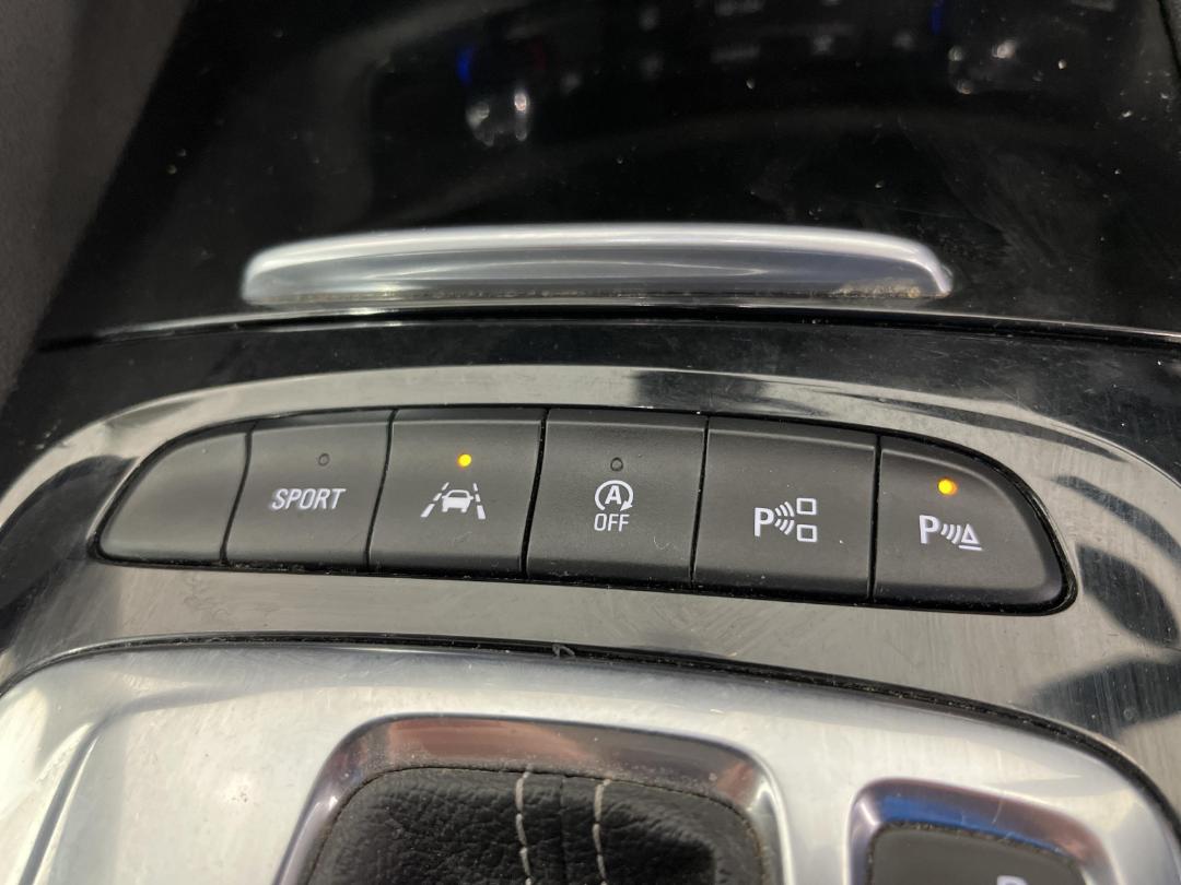 Photo '26' of Holden Commodore RS-V Photo '26' of Holden Commodore RS-V