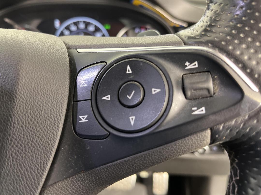 Photo '24' of Holden Commodore RS-V Photo '24' of Holden Commodore RS-V