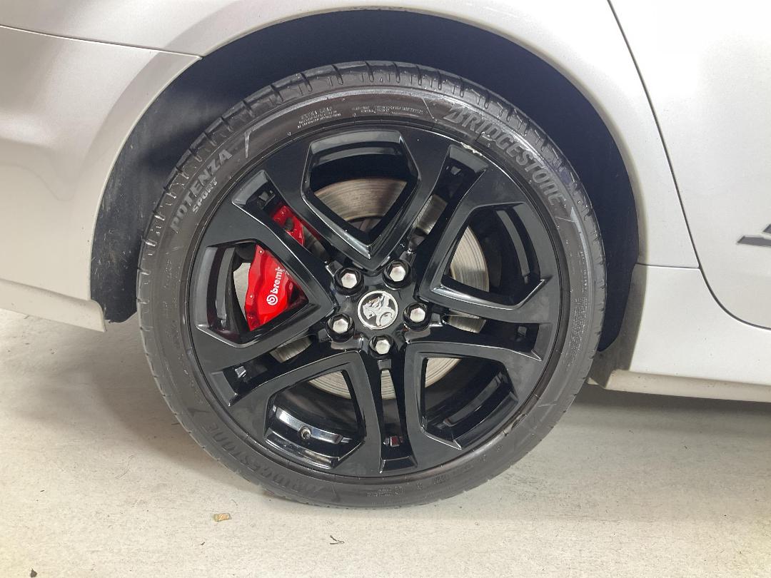 Photo '12' of Holden Commodore Photo '12' of Holden Commodore