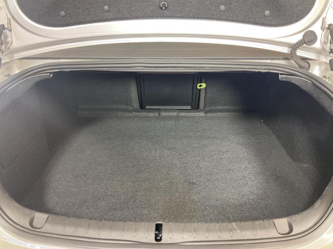 Photo '14' of Holden Commodore Photo '14' of Holden Commodore