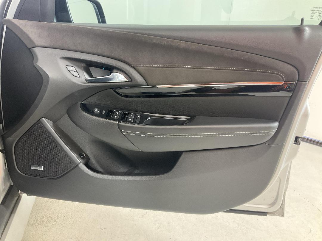 Photo '15' of Holden Commodore Photo '15' of Holden Commodore