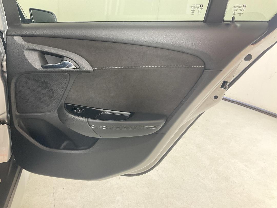 Photo '19' of Holden Commodore Photo '19' of Holden Commodore