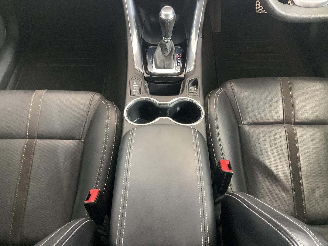 Photo '18' of Holden Commodore Photo '18' of Holden Commodore