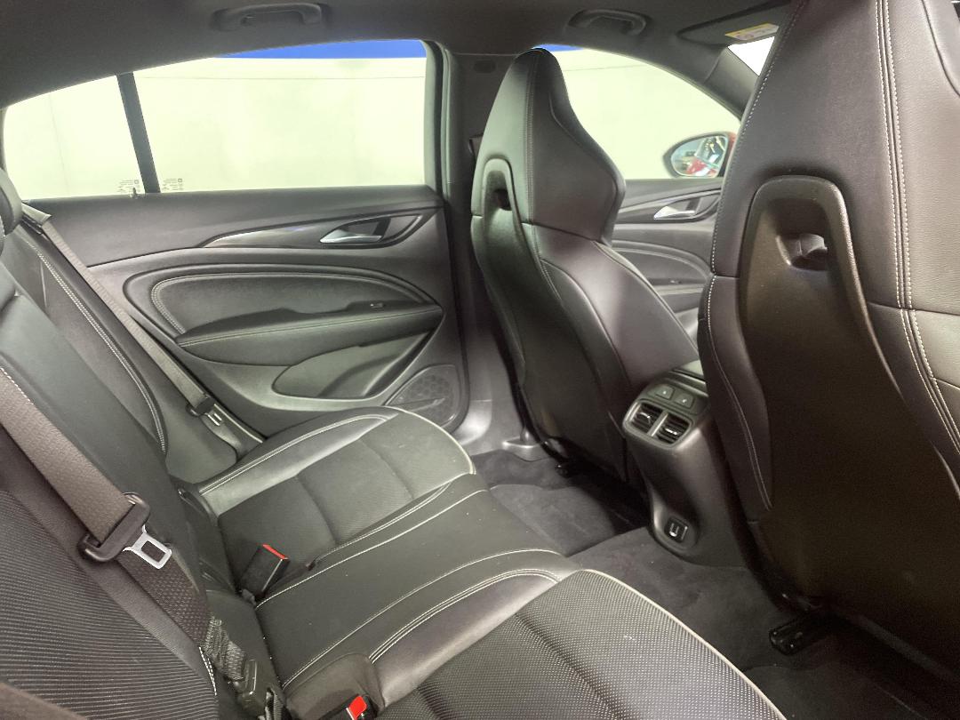 Photo '20' of Holden Commodore Photo '20' of Holden Commodore