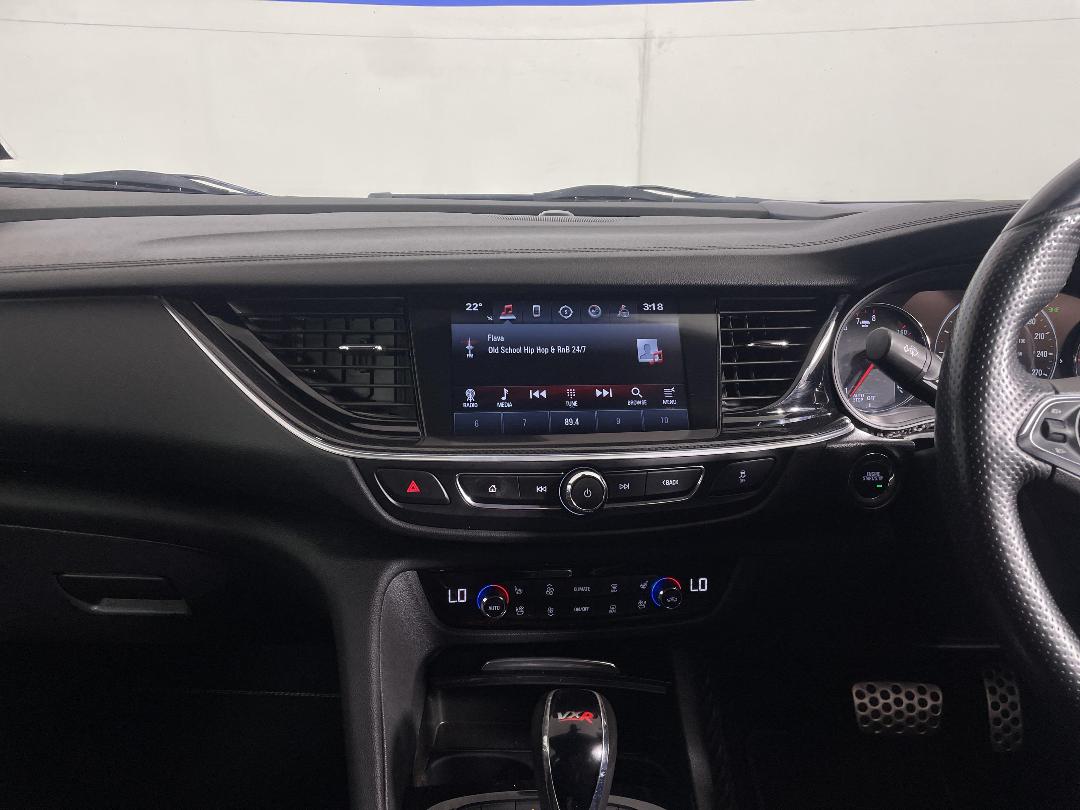 Photo '18' of Holden Commodore Photo '18' of Holden Commodore