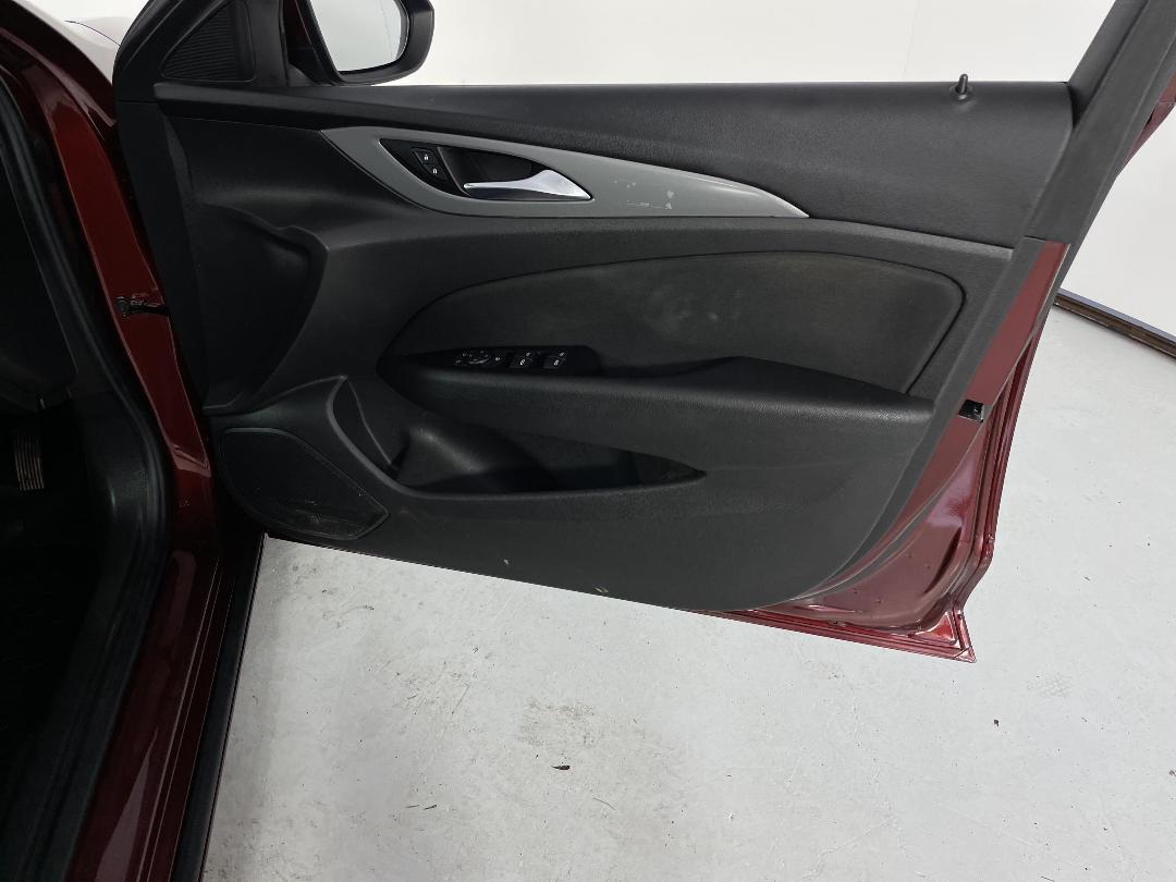 Photo '15' of Holden Commodore