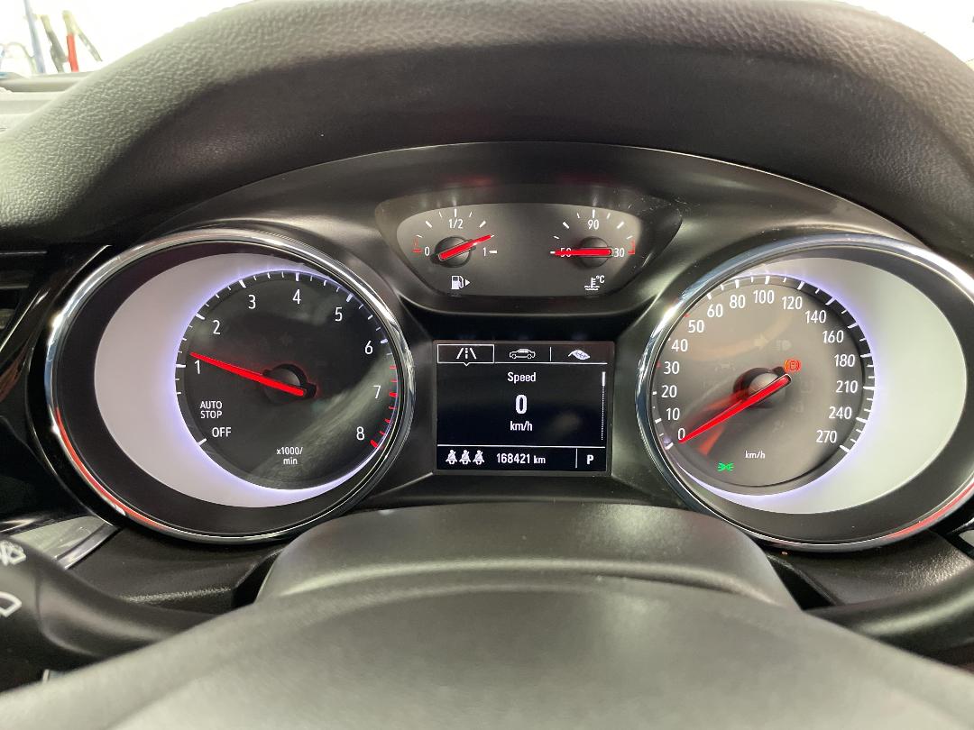 Photo '21' of Holden Commodore