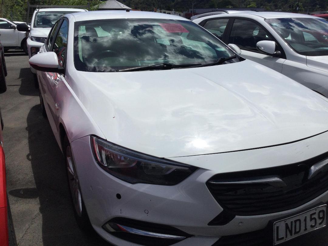 Photo '2' of Holden Commodore LT