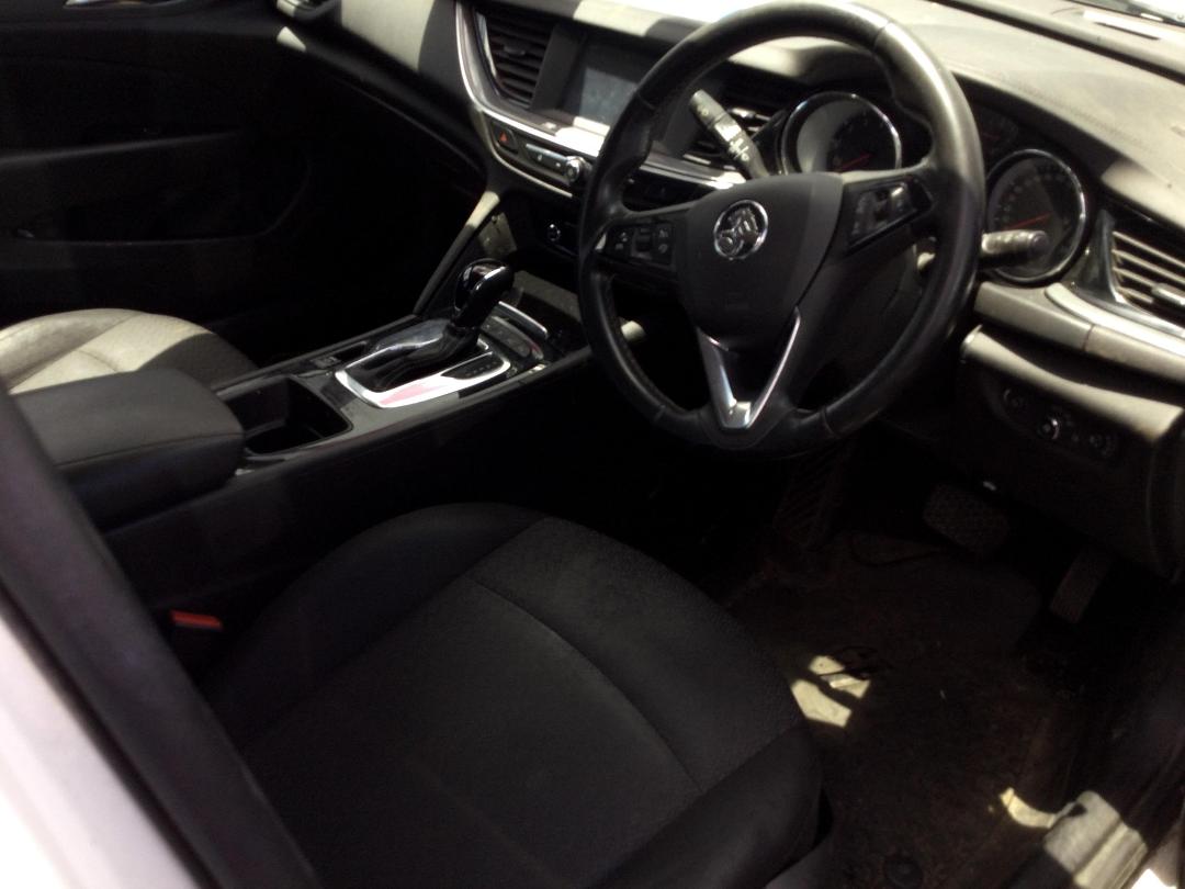 Photo '10' of Holden Commodore LT