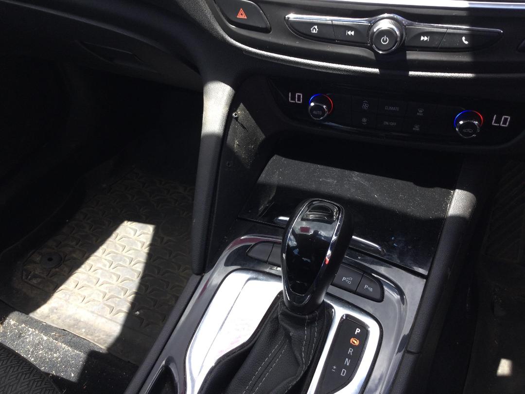 Photo '12' of Holden Commodore LT