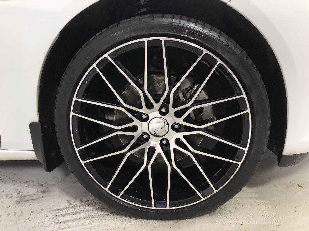 Photo '9' of Holden Commodore