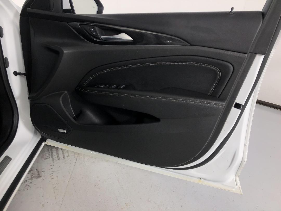 Photo '15' of Holden Commodore