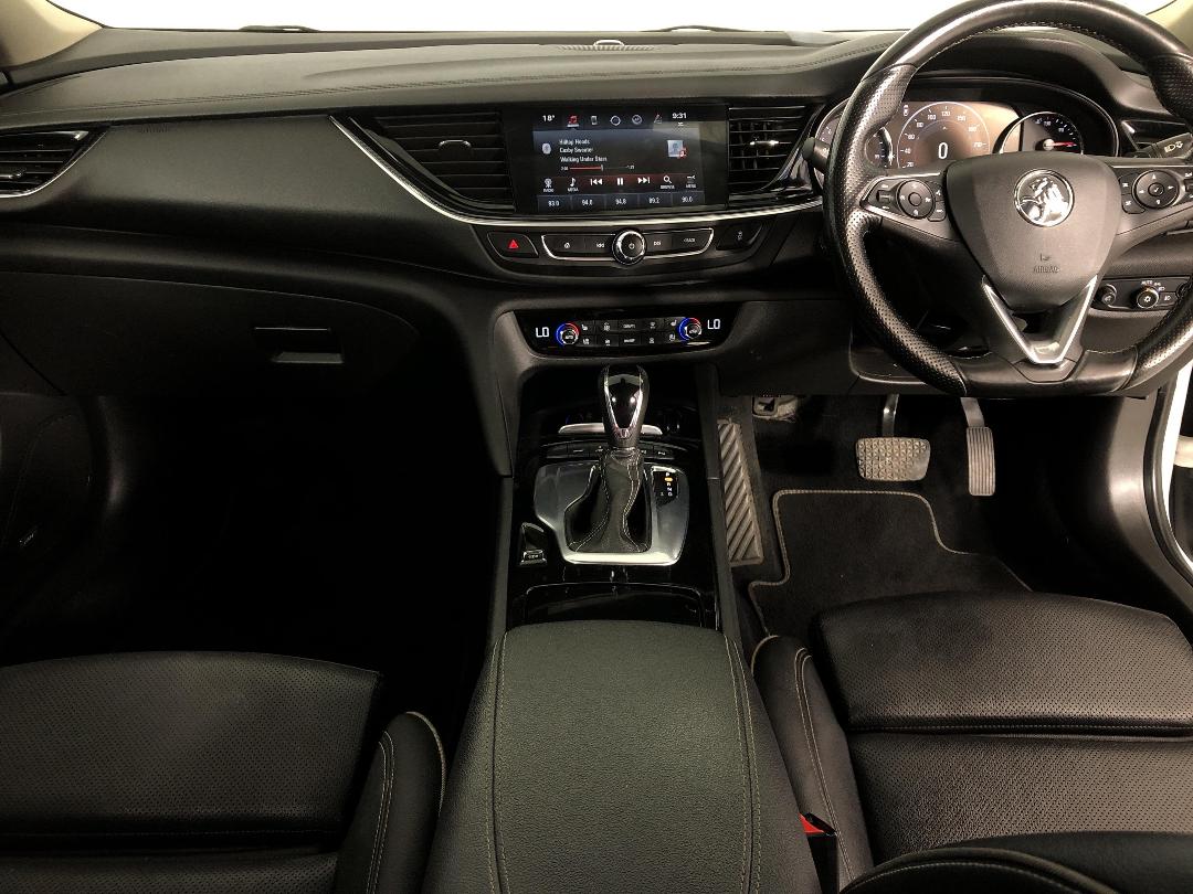 Photo '17' of Holden Commodore