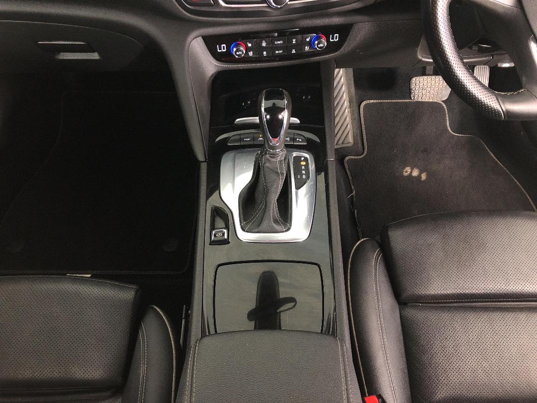 Photo '18' of Holden Commodore