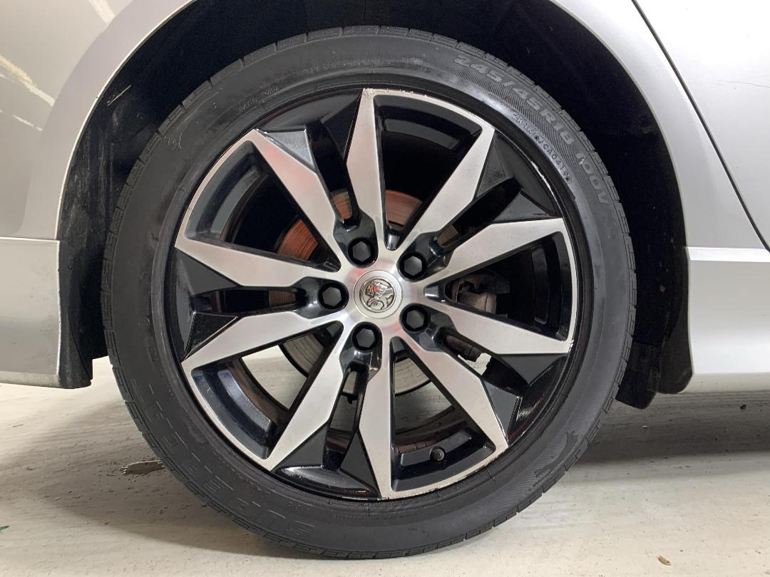 Photo '12' of Holden Commodore Photo '12' of Holden Commodore