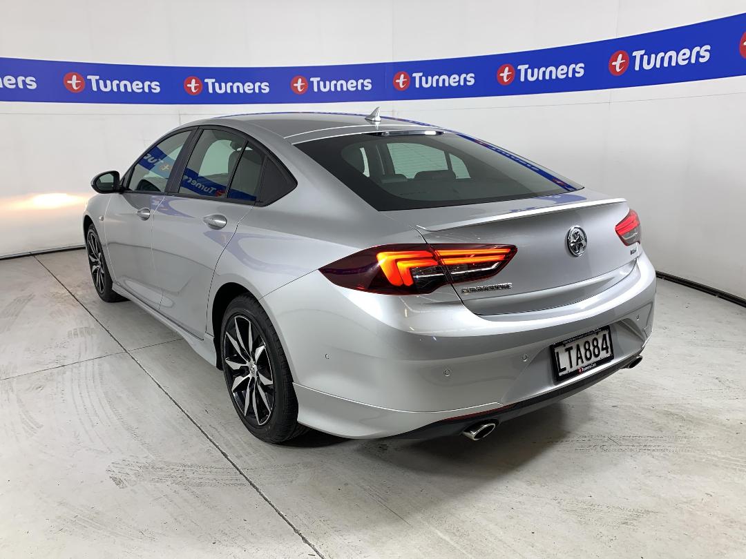 Photo '5' of Holden Commodore Photo '5' of Holden Commodore