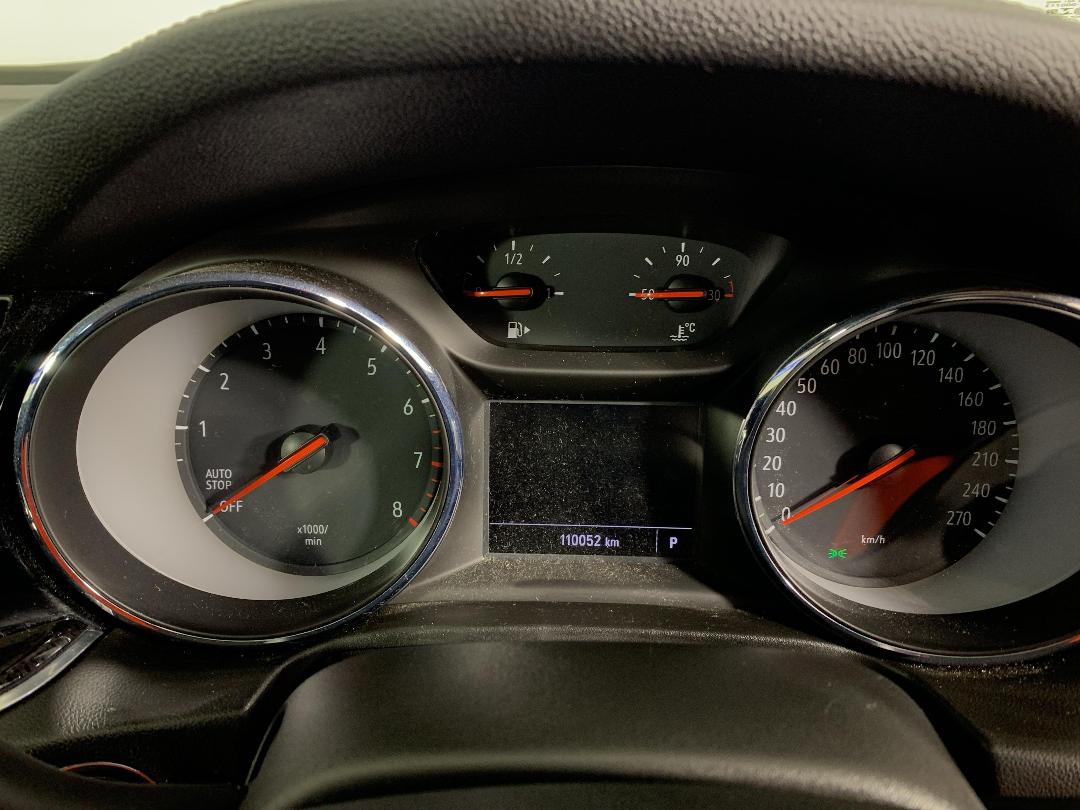 Photo '21' of Holden Commodore Photo '21' of Holden Commodore