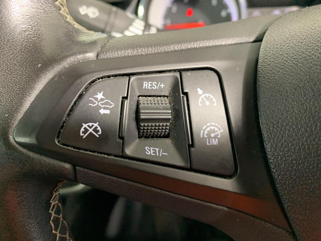 Photo '25' of Holden Commodore Photo '25' of Holden Commodore