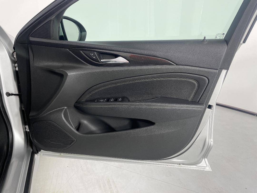 Photo '15' of Holden Commodore