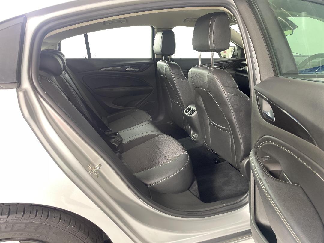 Photo '20' of Holden Commodore