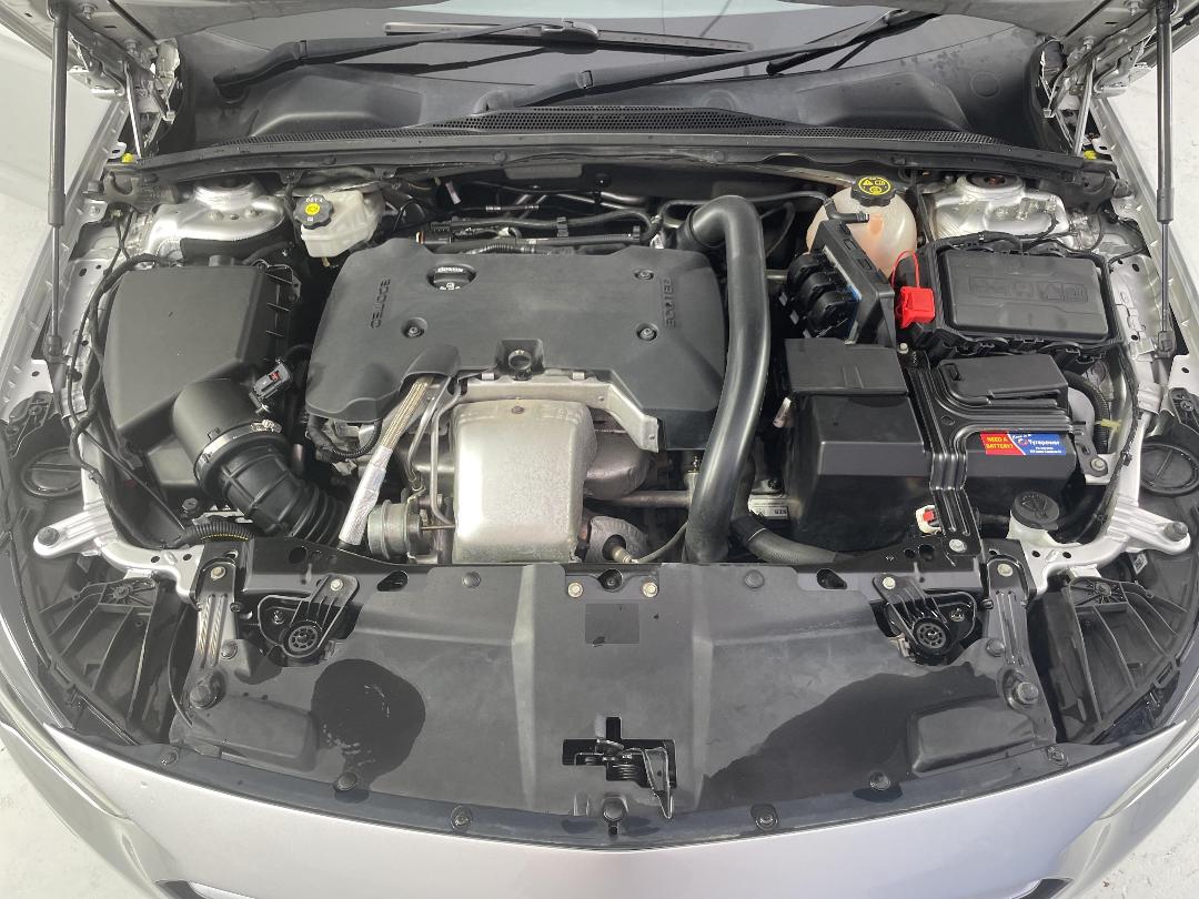 Photo '13' of Holden Commodore Photo '13' of Holden Commodore