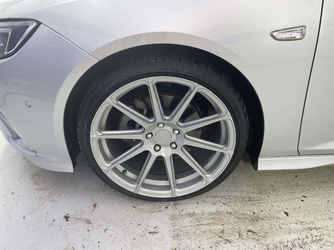 Photo '10' of Holden Commodore Photo '10' of Holden Commodore