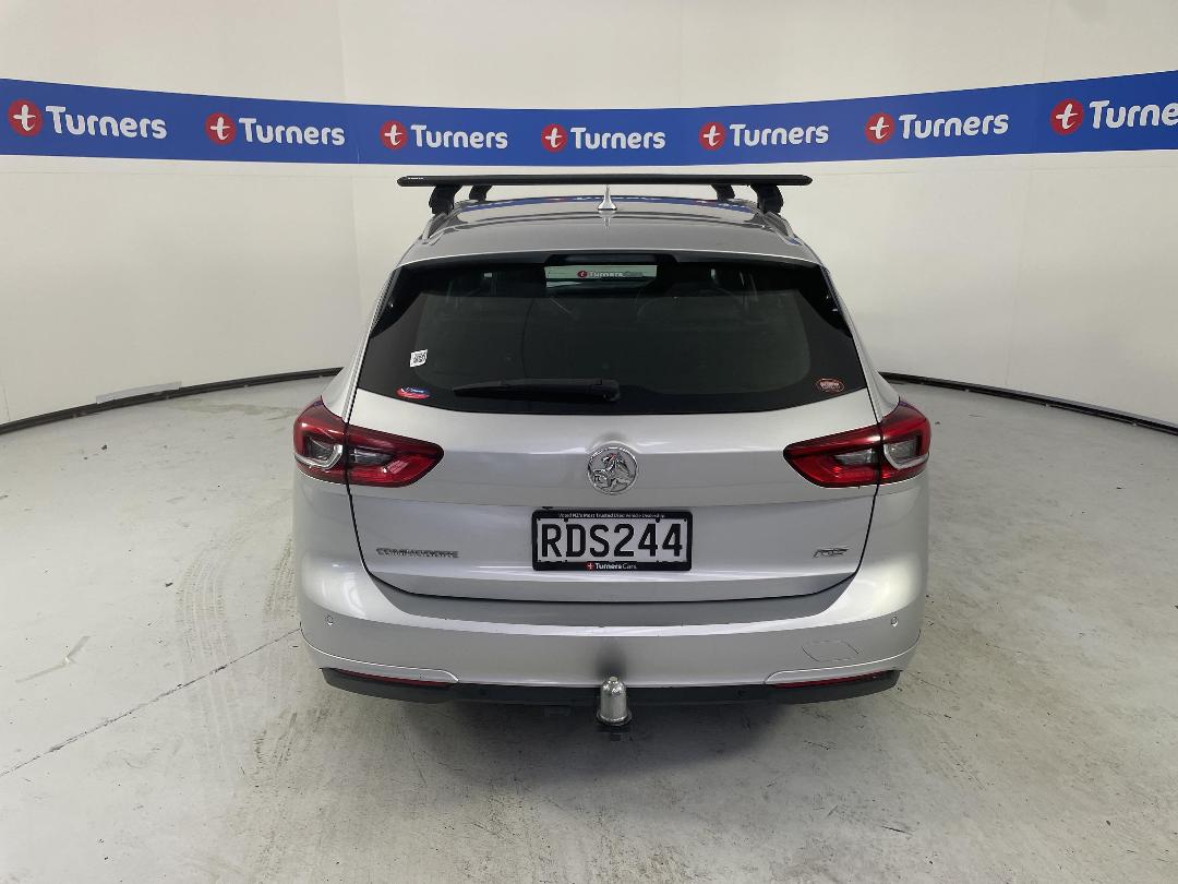 Photo '6' of Holden Commodore Photo '6' of Holden Commodore