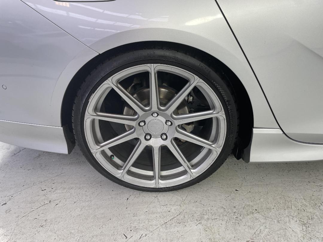 Photo '12' of Holden Commodore Photo '12' of Holden Commodore