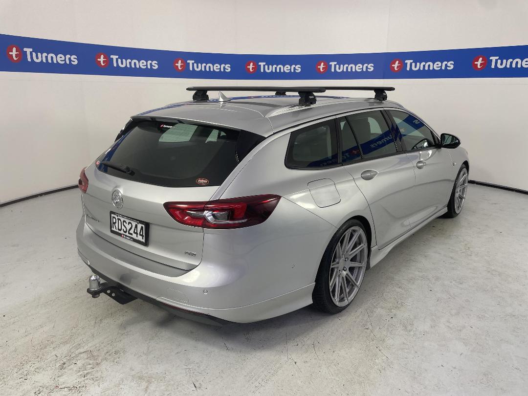 Photo '7' of Holden Commodore Photo '7' of Holden Commodore