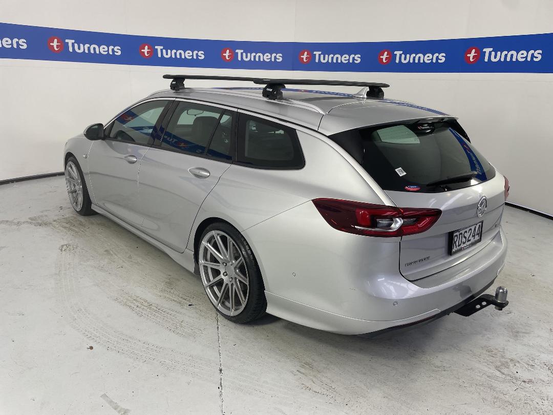 Photo '5' of Holden Commodore Photo '5' of Holden Commodore