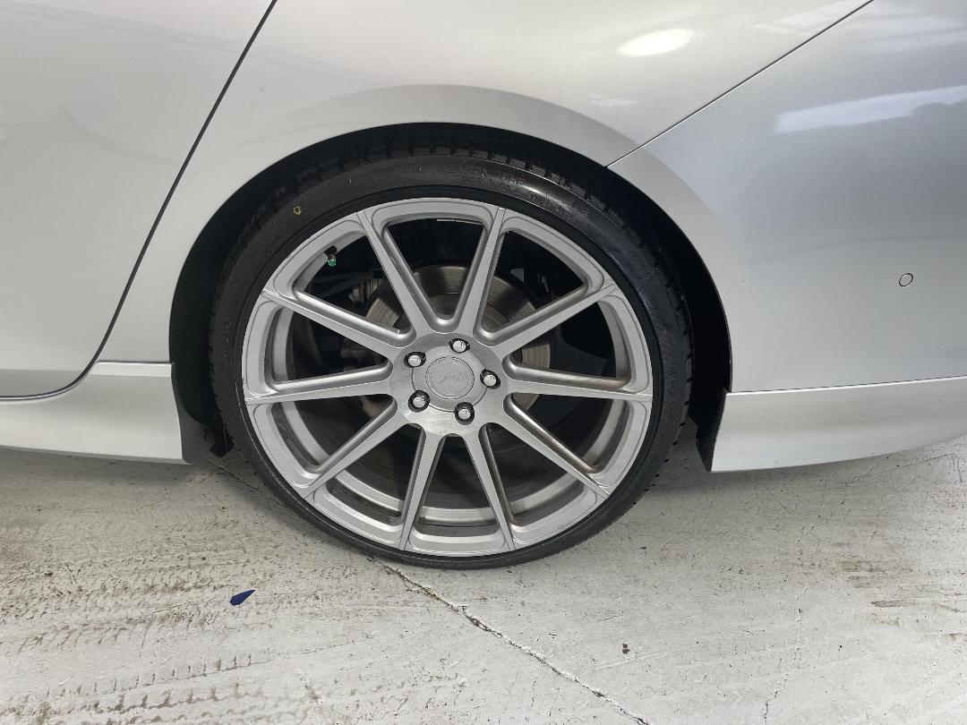 Photo '11' of Holden Commodore Photo '11' of Holden Commodore