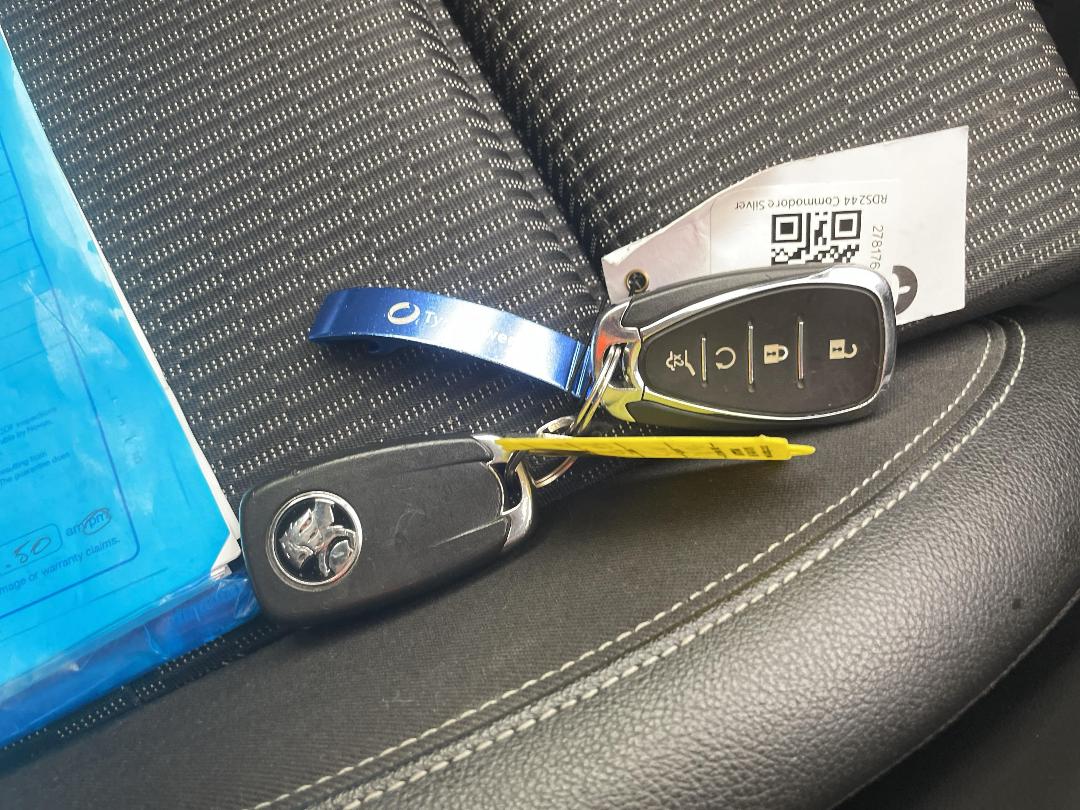 Photo '22' of Holden Commodore Photo '22' of Holden Commodore