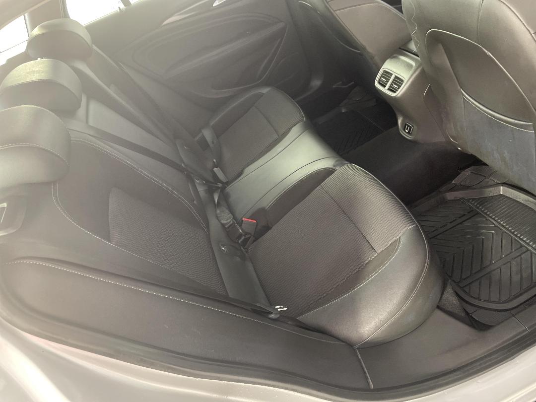 Photo '20' of Holden Commodore Photo '20' of Holden Commodore