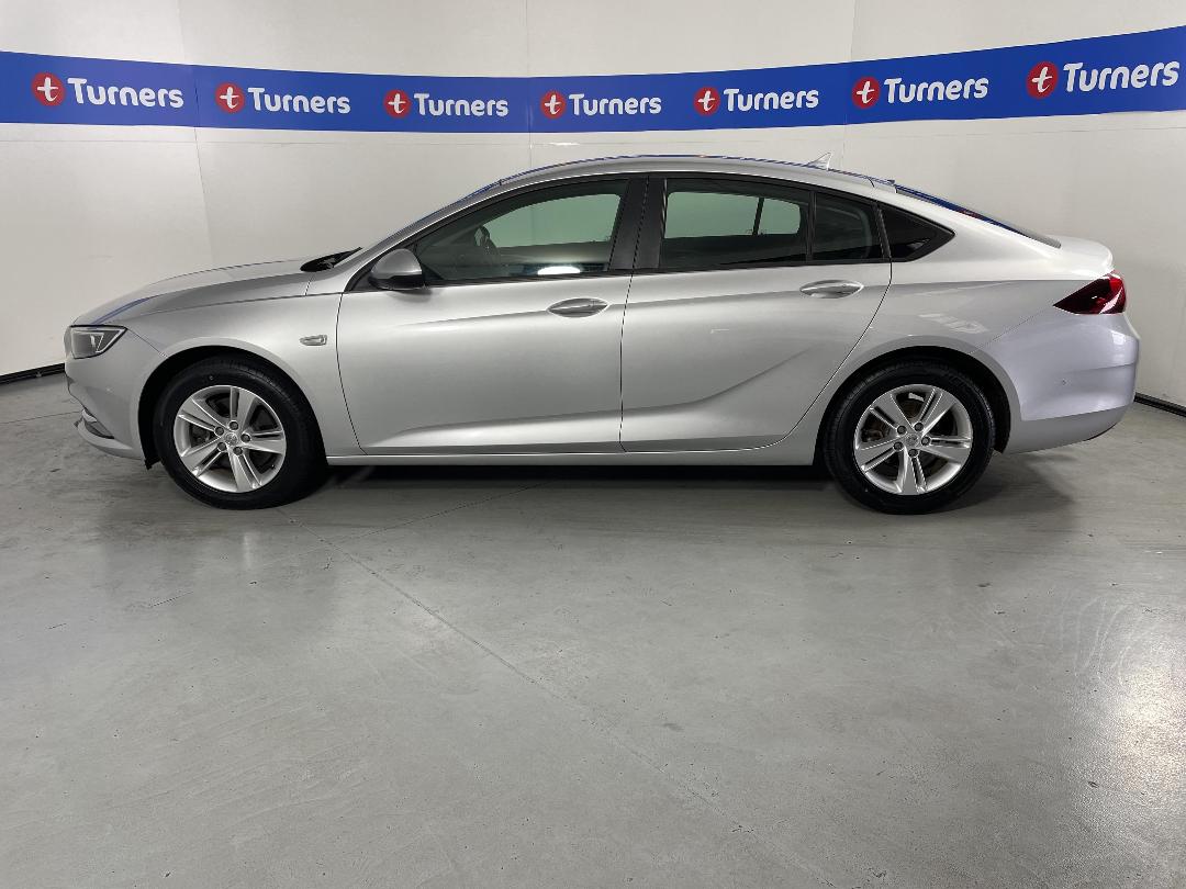 Photo '24' of Holden Commodore