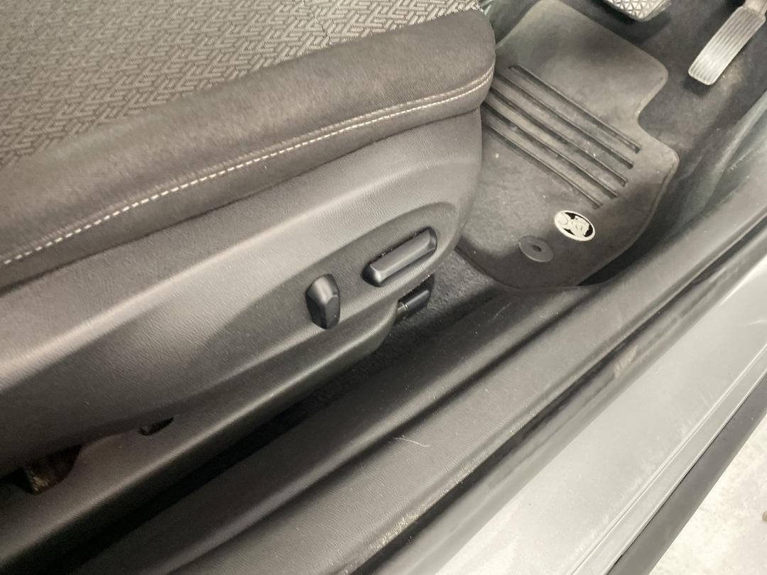 Photo '26' of Holden Commodore