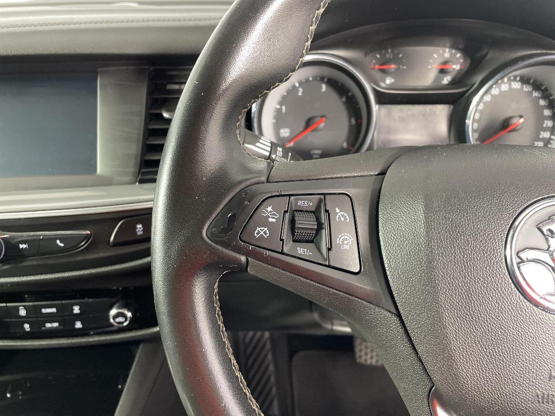 Photo '28' of Holden Commodore