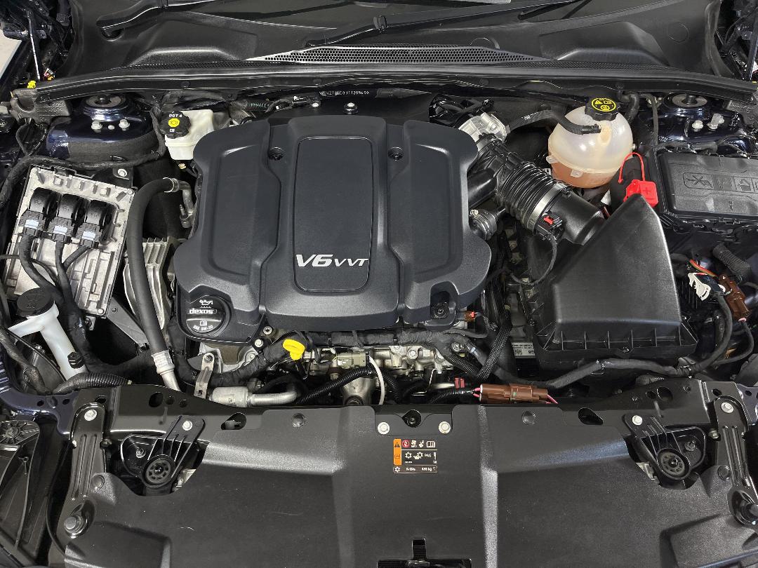 Photo '13' of Holden Commodore Photo '13' of Holden Commodore