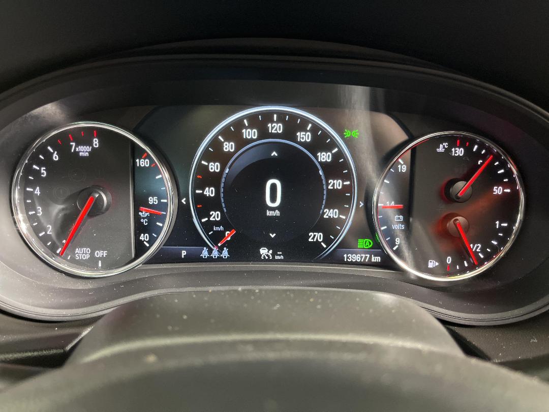 Photo '21' of Holden Commodore Photo '21' of Holden Commodore