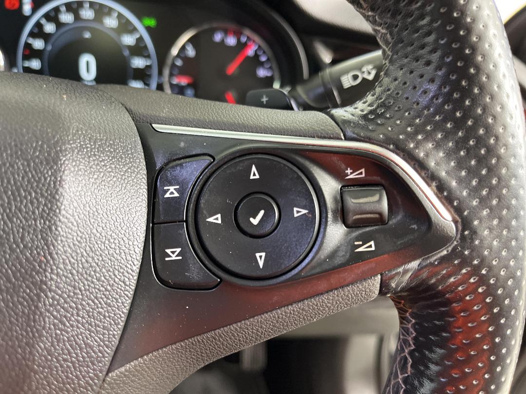 Photo '25' of Holden Commodore Photo '25' of Holden Commodore