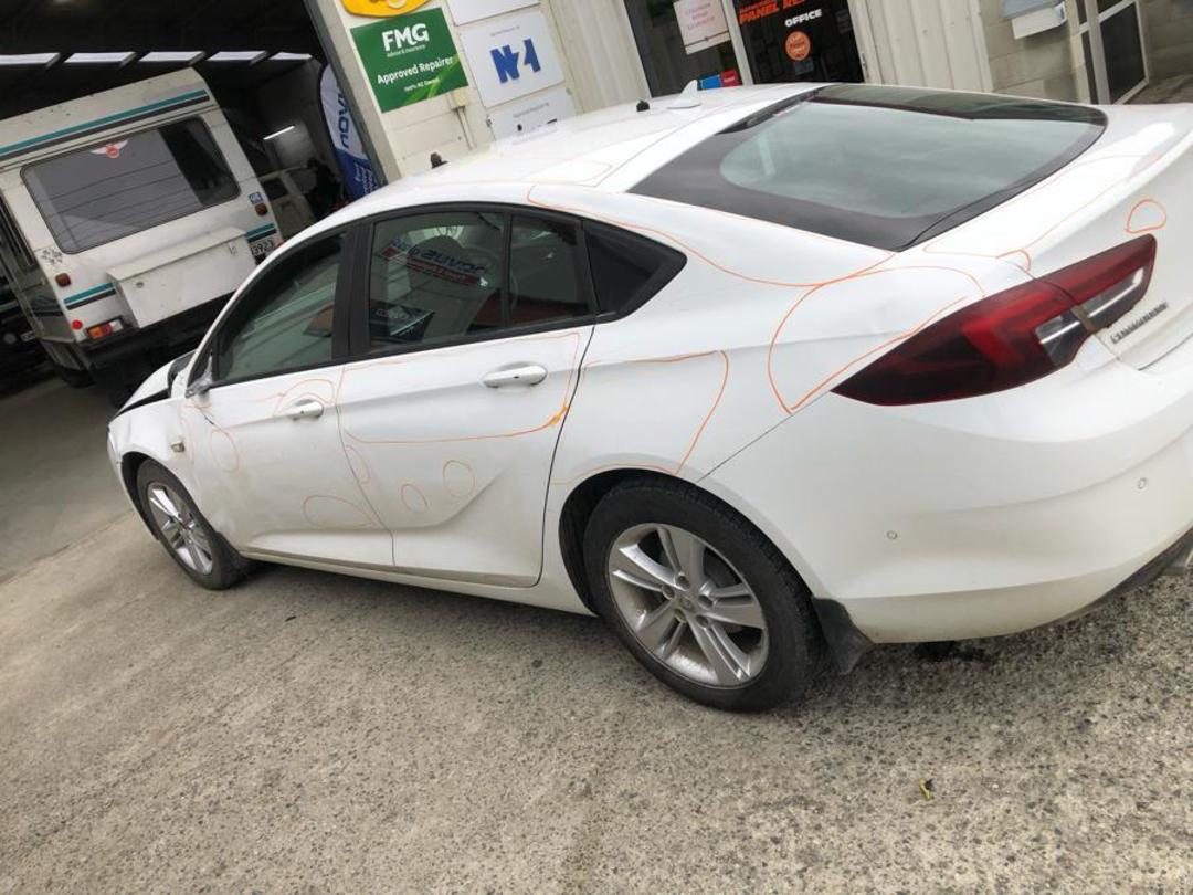 Photo '4' of Holden Commodore LT