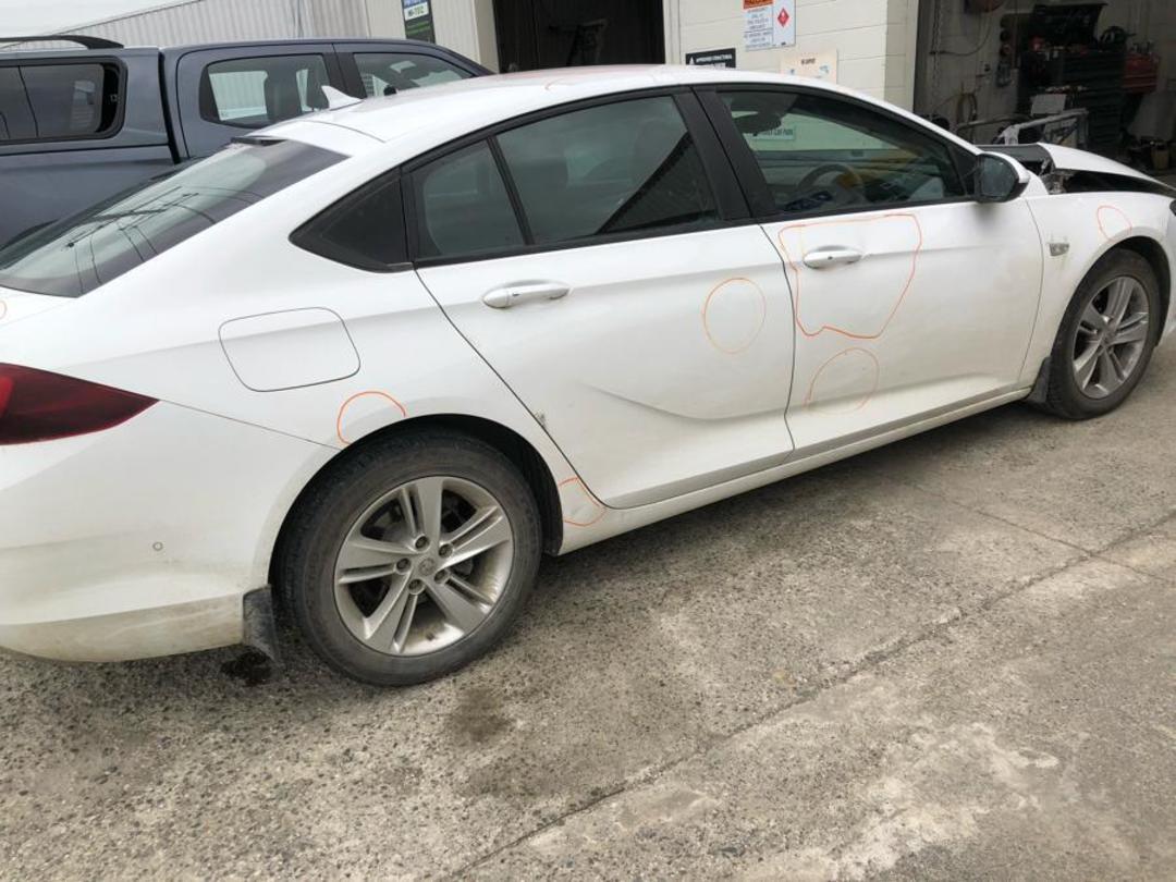 Photo '6' of Holden Commodore LT