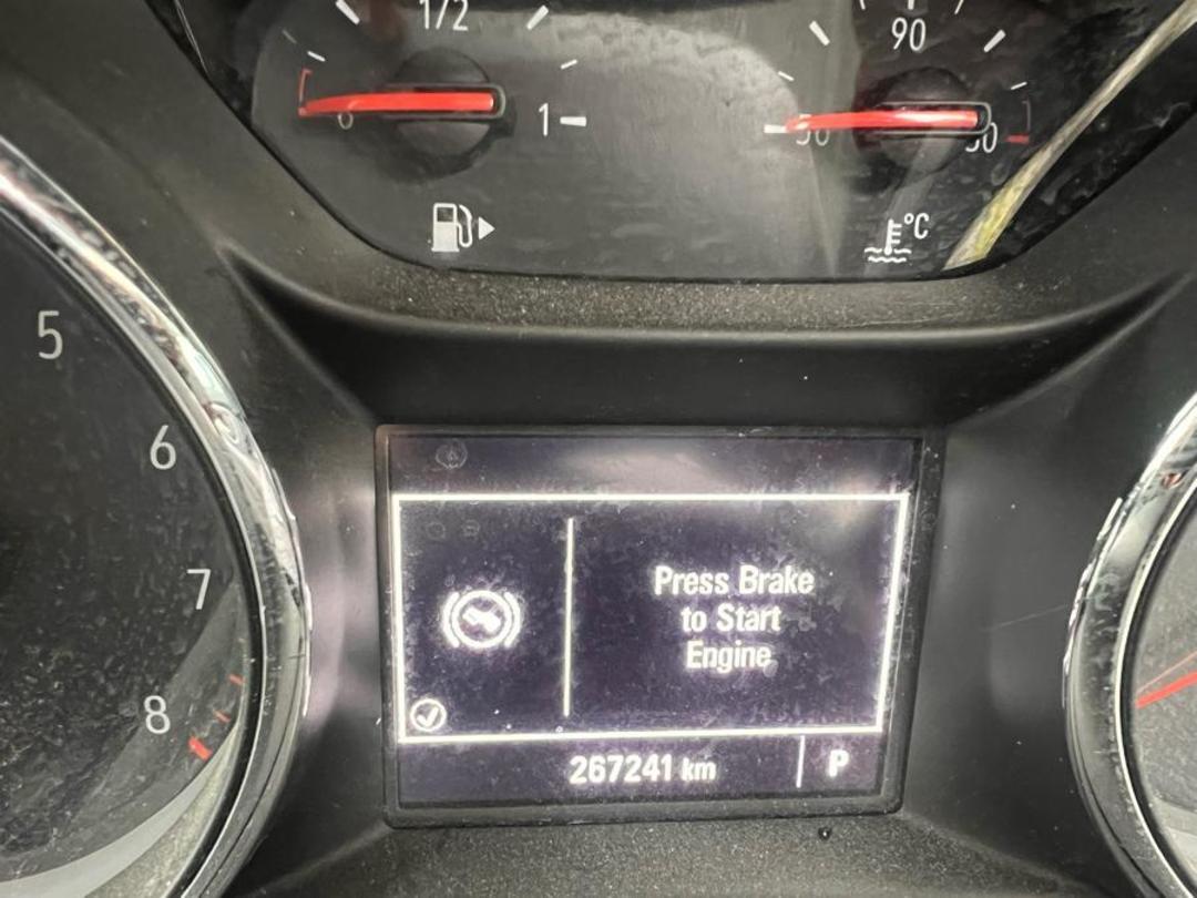 Photo '9' of Holden Commodore LT