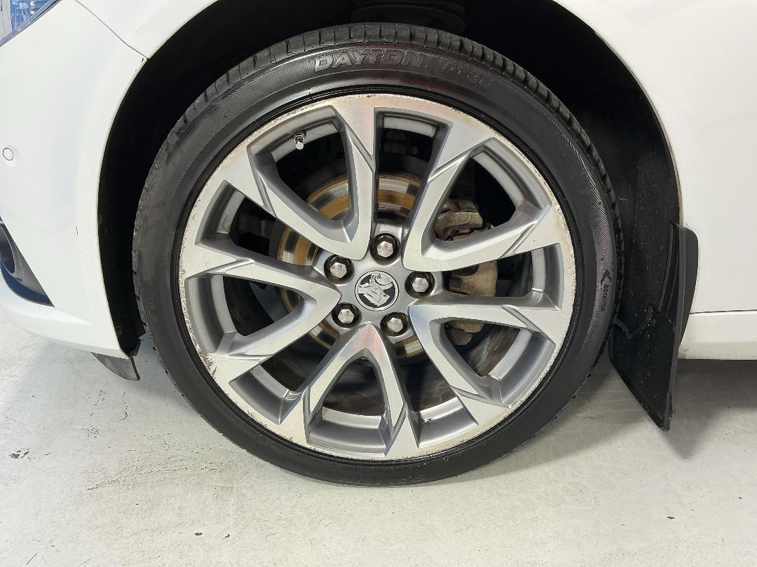 Photo '10' of Holden Commodore Photo '10' of Holden Commodore