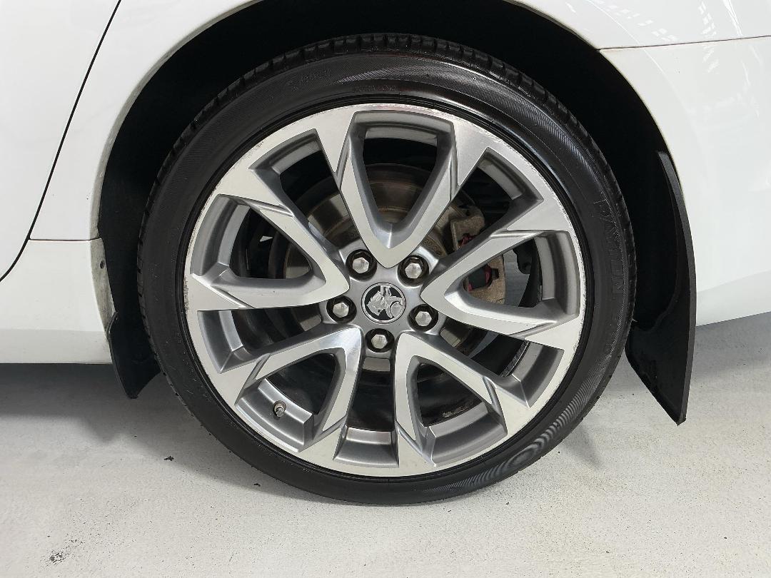 Photo '11' of Holden Commodore Photo '11' of Holden Commodore