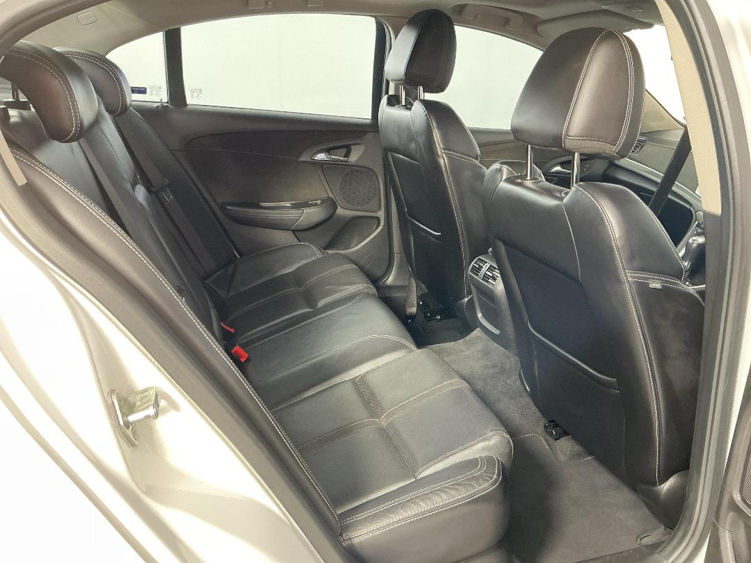 Photo '20' of Holden Commodore Photo '20' of Holden Commodore