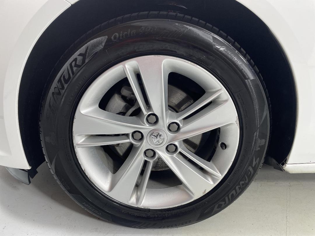 Photo '10' of Holden Commodore Photo '10' of Holden Commodore