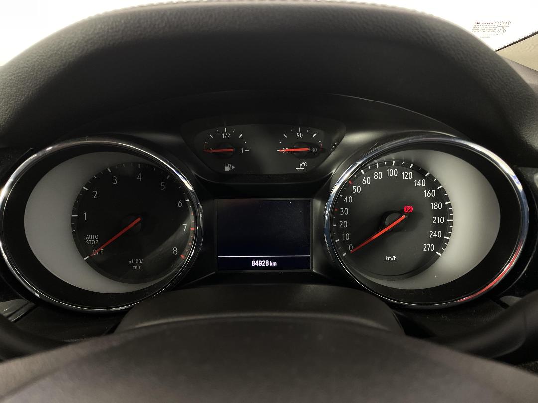 Photo '21' of Holden Commodore Photo '21' of Holden Commodore