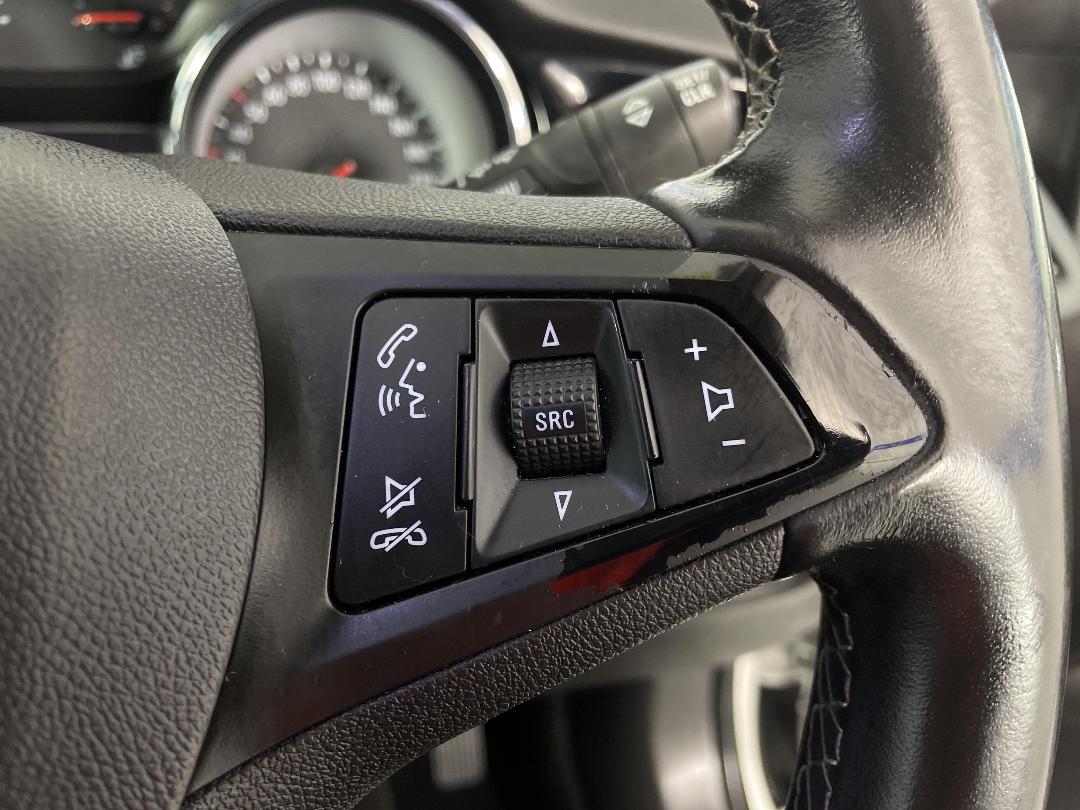 Photo '23' of Holden Commodore Photo '23' of Holden Commodore