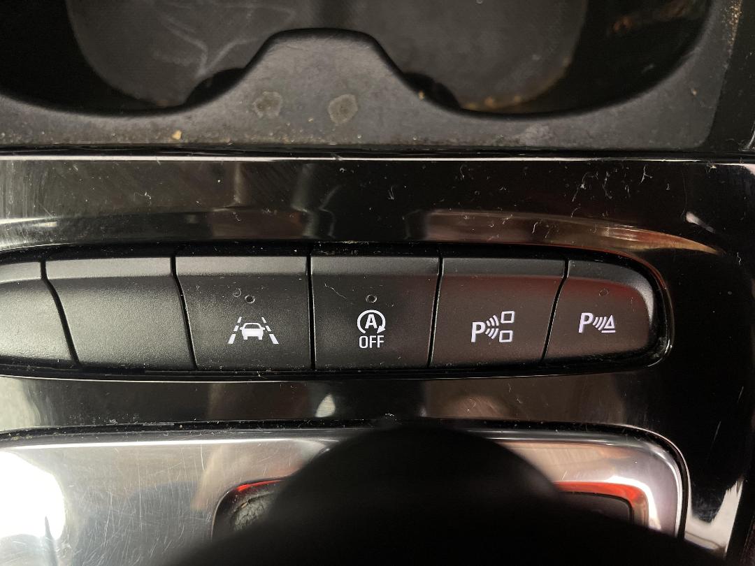 Photo '27' of Holden Commodore Photo '27' of Holden Commodore